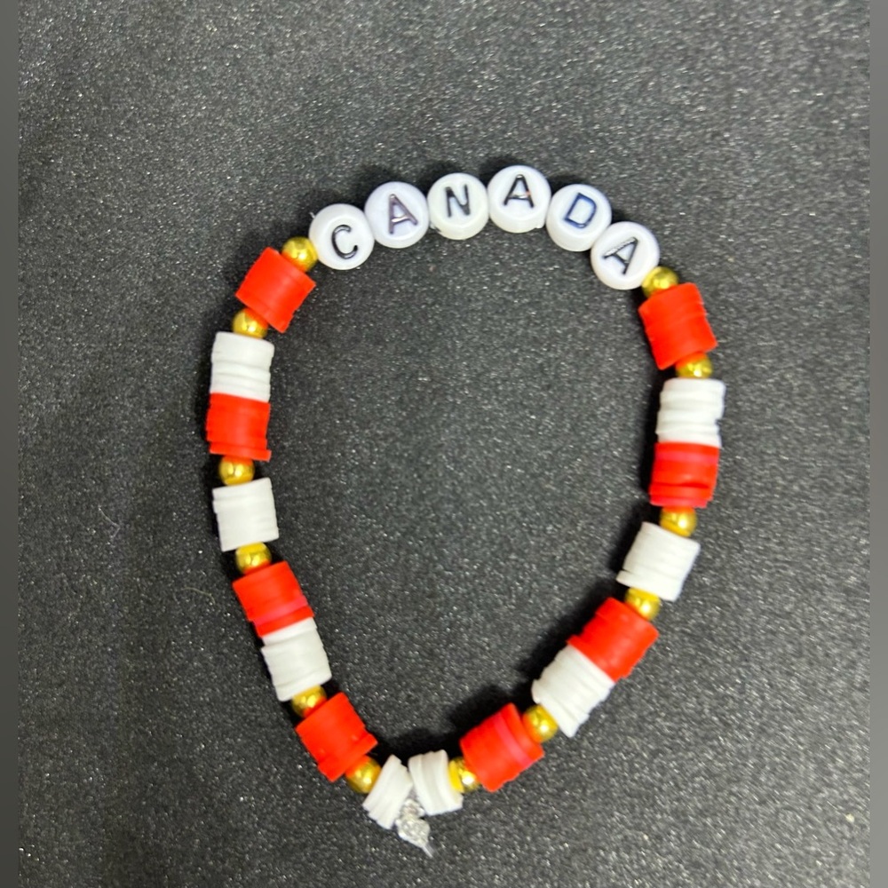 Canada (Country) Heishi Bracelet - Picture 6 of 7